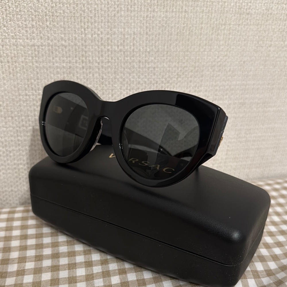VERSACE Women sunglasses